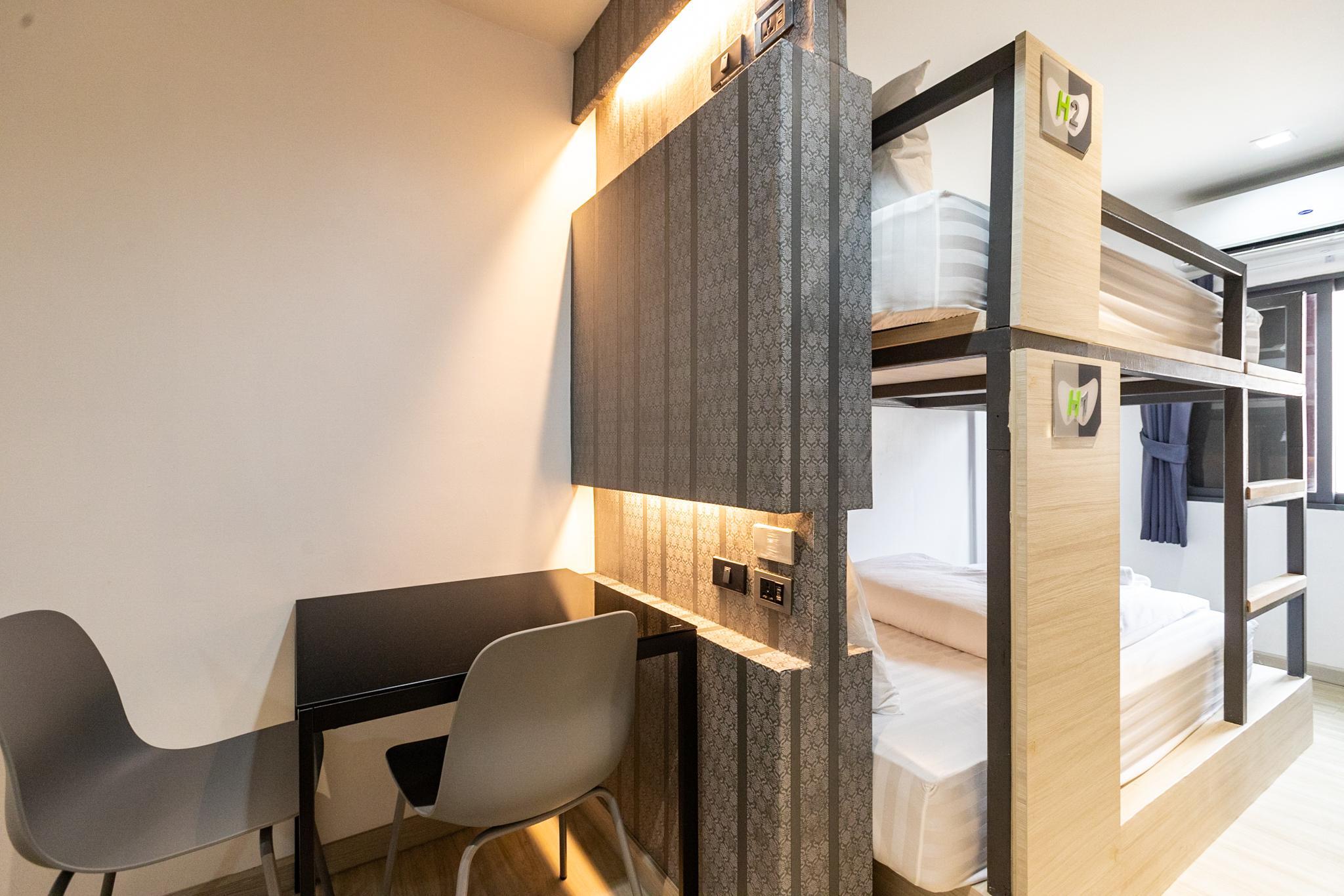 Baan Kun Mhor Hostel บ้านคุณหมอโฮสเทล